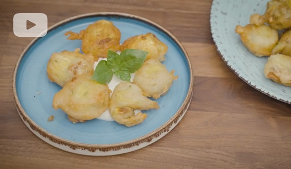 Courgette Blossoms Stuffed with Cheese