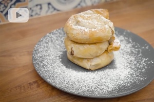 Small Pies filled with Sweet Pumpkin