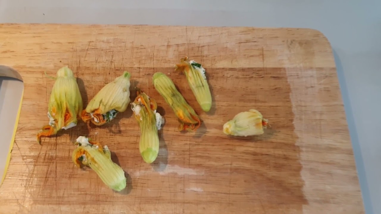 Courgette Blossoms (Fried Courgette Flowers)